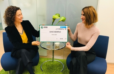 Entrega cheque a Aldeas Infantiles